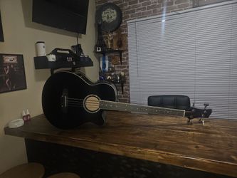 🎸 Bajo Acústico en Muy Buen Estado   /   🎸 Acoustic Bass Guitar in Excellent Condition