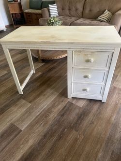 Free desk