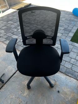 Black office chair