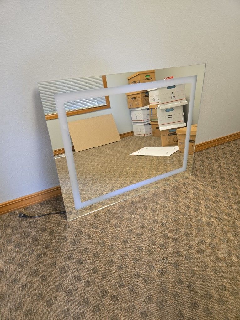 40x33 Illuminated Heated Mirror.