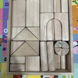 Melissa & Doug Standard Unit Solid-Wood Building Blocks With Wooden Storage Tray (60 pcs)