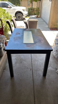 Dining table for free