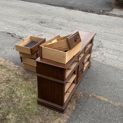 Free Dresser
