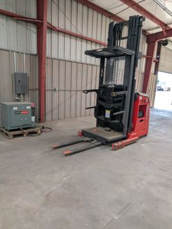 2024 Stärke LiftMaxx OPS30 Electric Order Picker Forklift (2500 Hrs w/ Charger)
