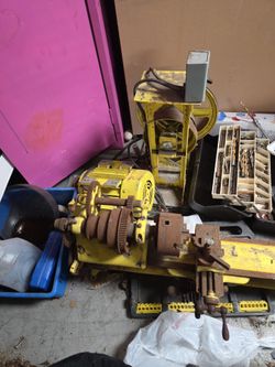 Vintage wood/metal lathe works perfect