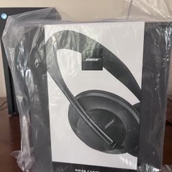 Bose Noise Cancelling Headphones 