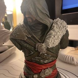 Rare Assassins Creed Legacy UBI Collection Ezio Mentor 7” Bust Statue 