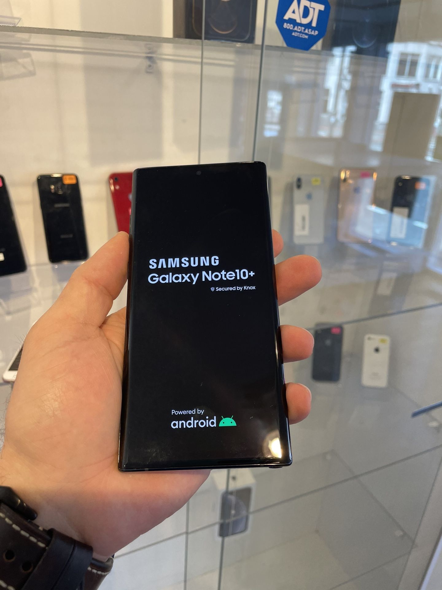 Galaxy Note 10 Plus . Unlocked Excellent Condition (Financing Available )