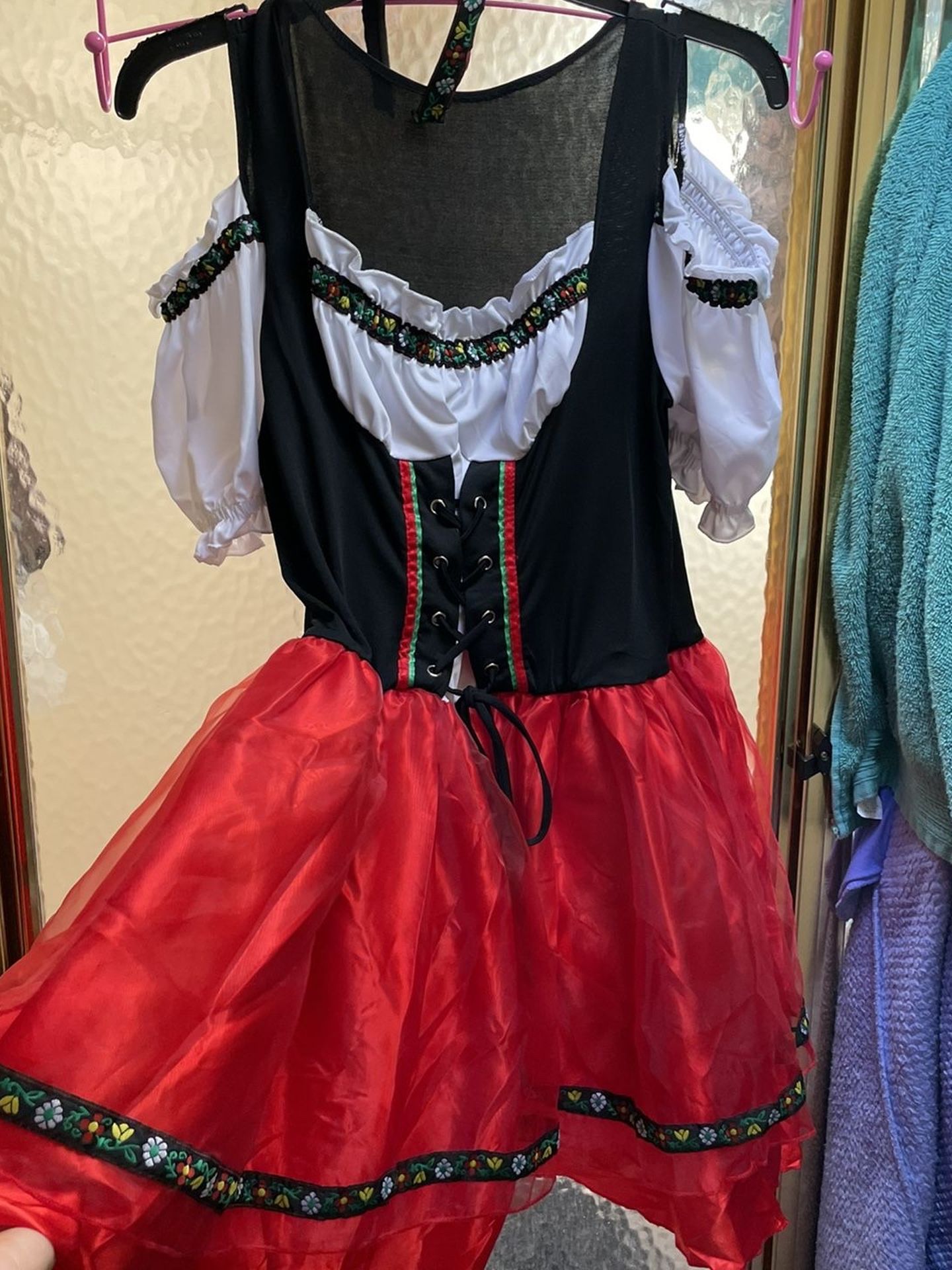 OKTOBERFEST NEW COSTUME DRESS $25