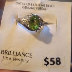 ☆☆☆Brilliance Fine Jewelry 10K Gold & Sterling Silver Oval Peridot Ring Size 7