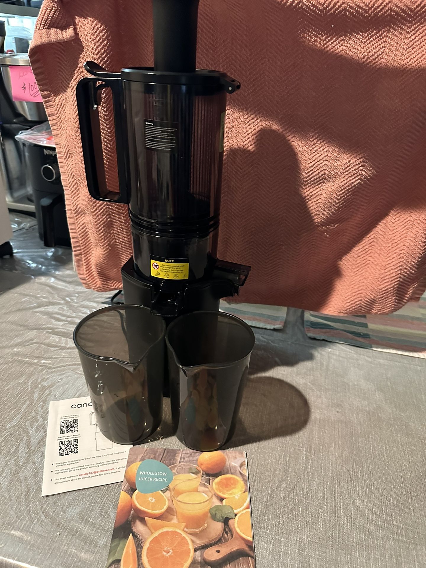 Juicer. Canoly. Masticating Juicer Model JE68