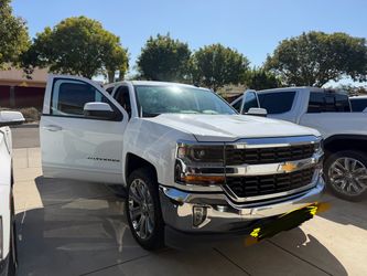 2018 Chevrolet Silverado Pickup Truck White