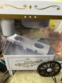 Snow cone machine