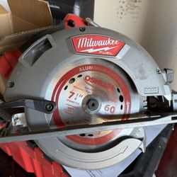 Milwaukee M18 7 1/4 Inch