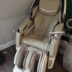 🪑 Massage Chair – Cuckoo (High-End)