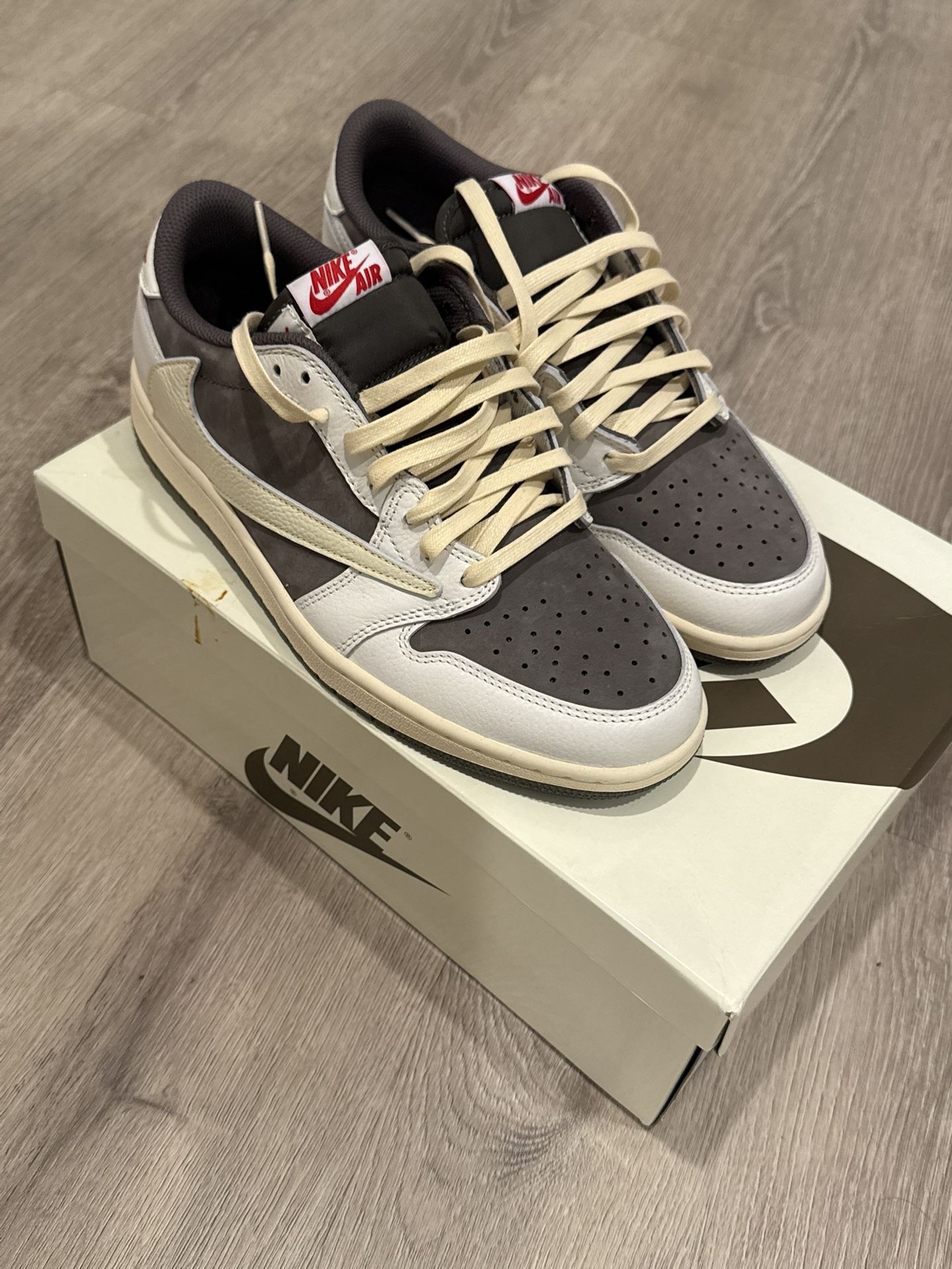 Travis Scott Reverse Mocha Size 9.5