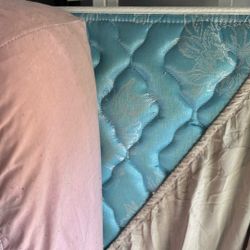 3pc Full Bed Memory Foam Mattress And Frame Used 