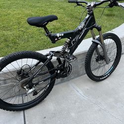 Iron Horse SGS Pro Mountain Bike 