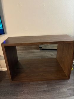 Tv STAND OFFER FOR MOVING