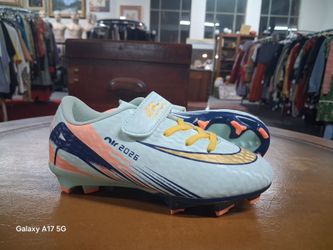 Soccer cleats us size 2y