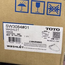 Toto bidet C5 (sw3084#01) White elongated Bidet seat.. Costs Over$400 Plus tax, Get A Deal here now