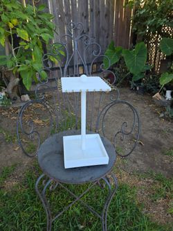 Necklace display