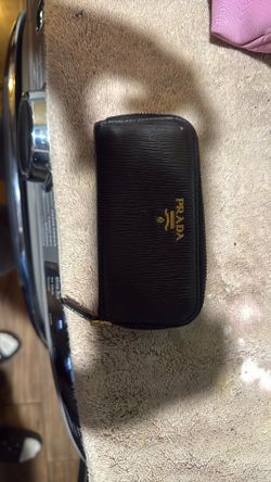 Prada Saffiano Black Leather 6 Key Holder