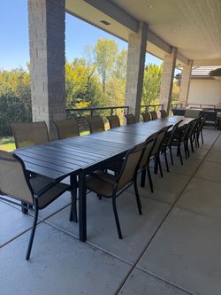 Elegant Outdoor Dining Table and Chairs Set – Perfect for Entertaining