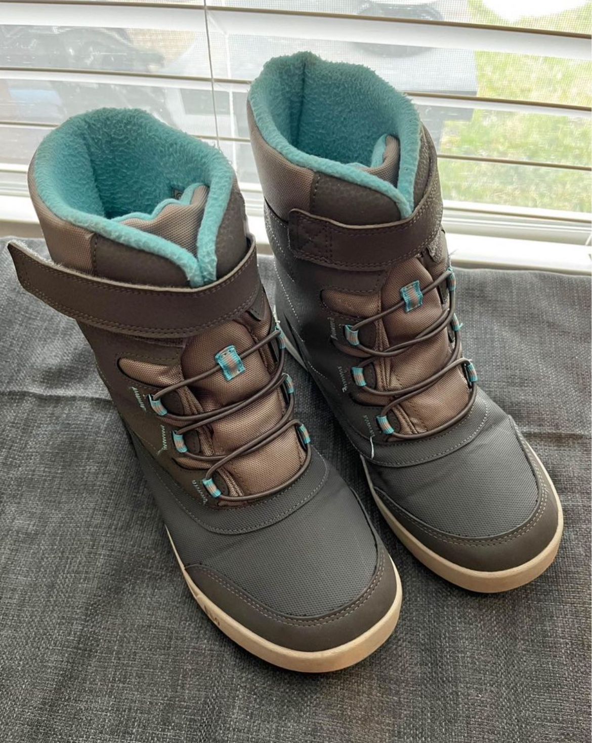Merrel Snow Boots Size 5y
