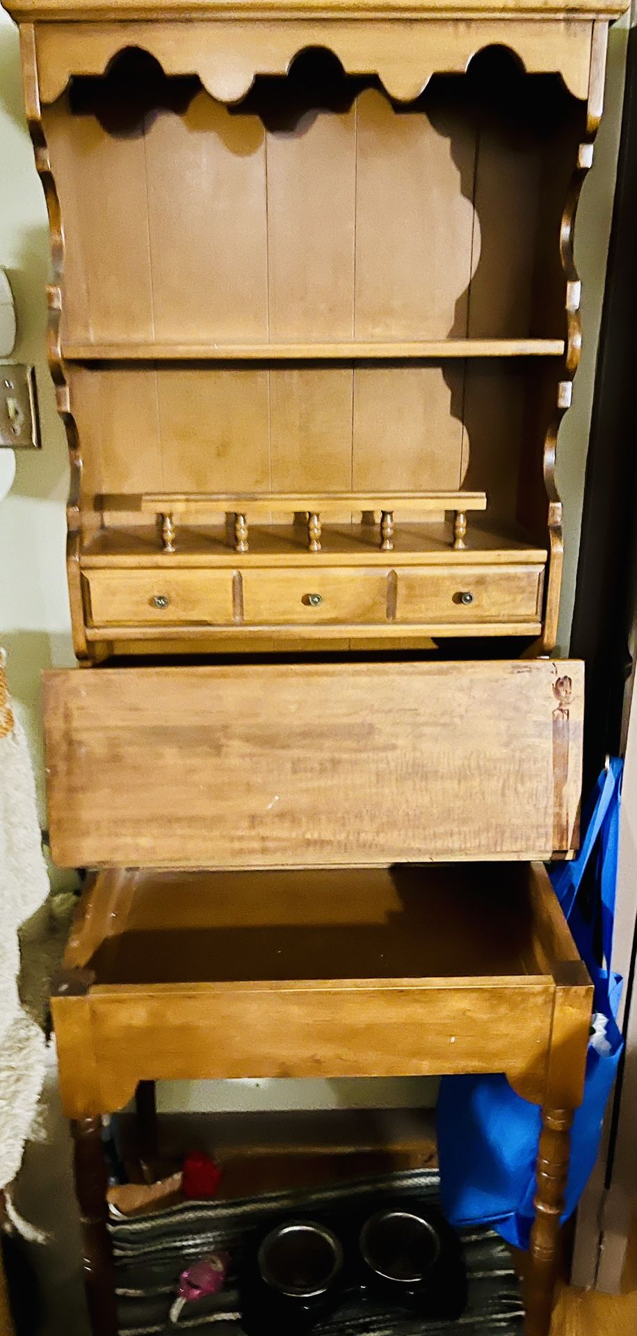 Narrow lift-top turned leg desk with hutch top