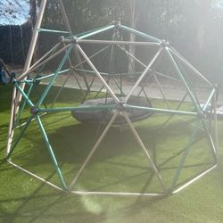 Jungle Gym Climbing Dome