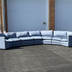Beautiful Vintage Hickory Kaylyn Sectional Sofa 5-Piece Curved Design! ***Free Curbside Delivery***