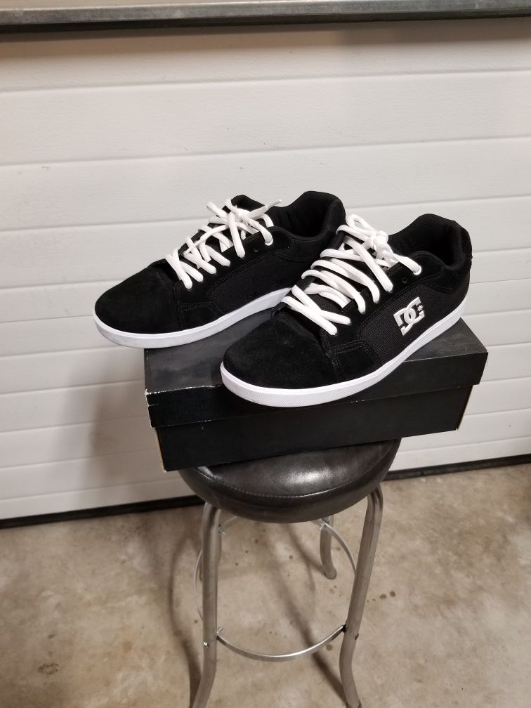 DC skate shoes