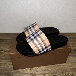 BURBERRY SLIDES