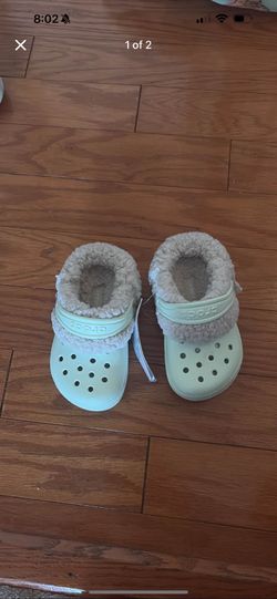 Toddler Crocs Size 8
