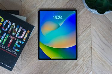 📱 Apple iPad Pro 12.9 inch 6th Generation (2022, M2 Chip) – Tablet Starting at $599 or Only $1 to Take It Home Today! Save Up to 55% with Full 1-Year