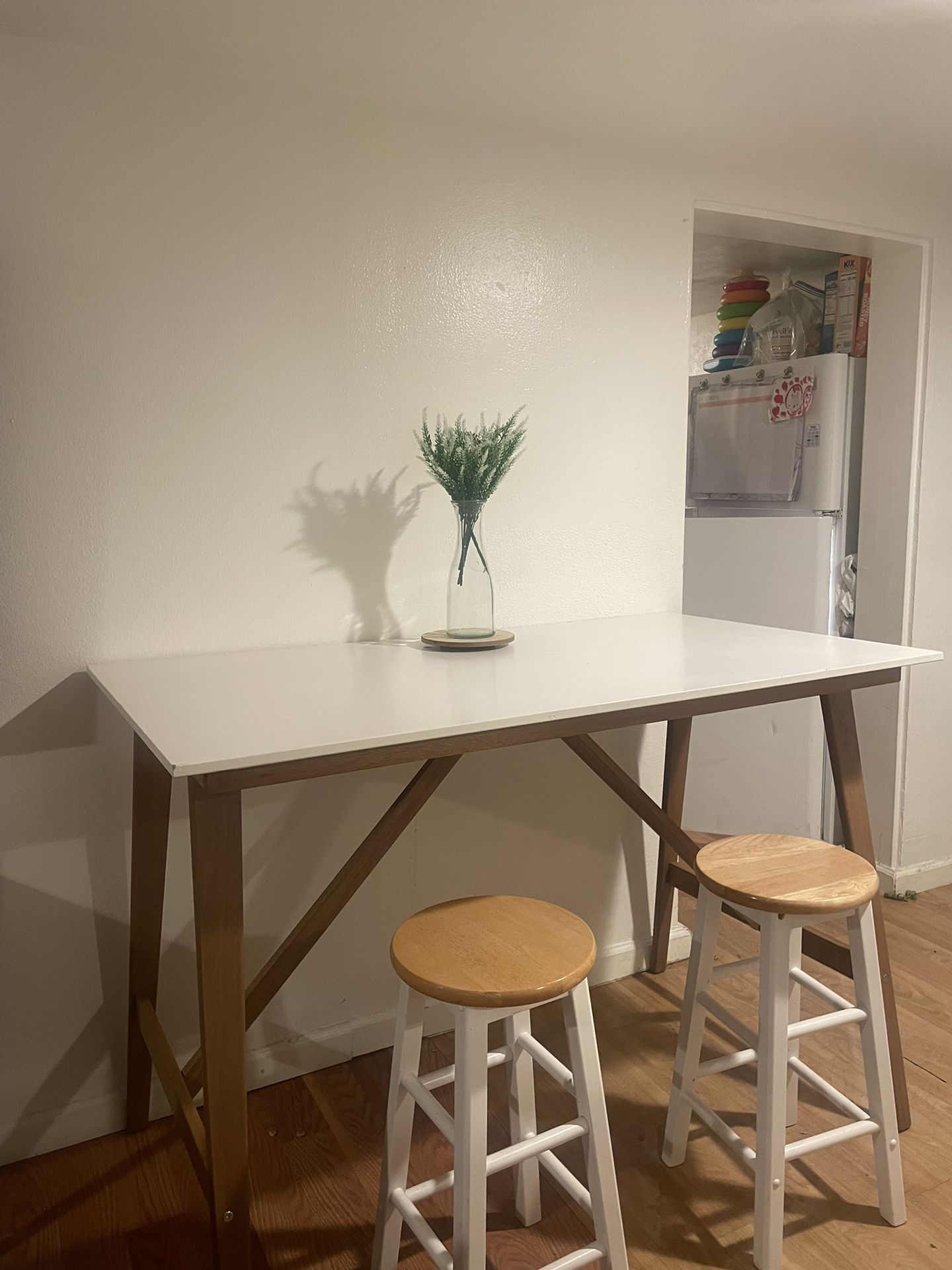 White Table (FREE DELIVERY!!)