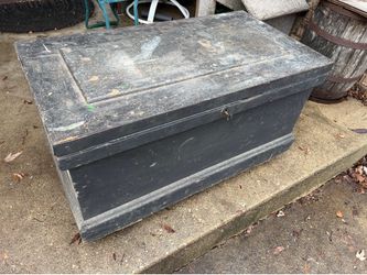 Antique Vintage Carpenter’s Toolbox