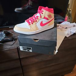 Jordan 1 Mid