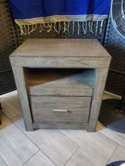 2 identical wood night stands with drawer