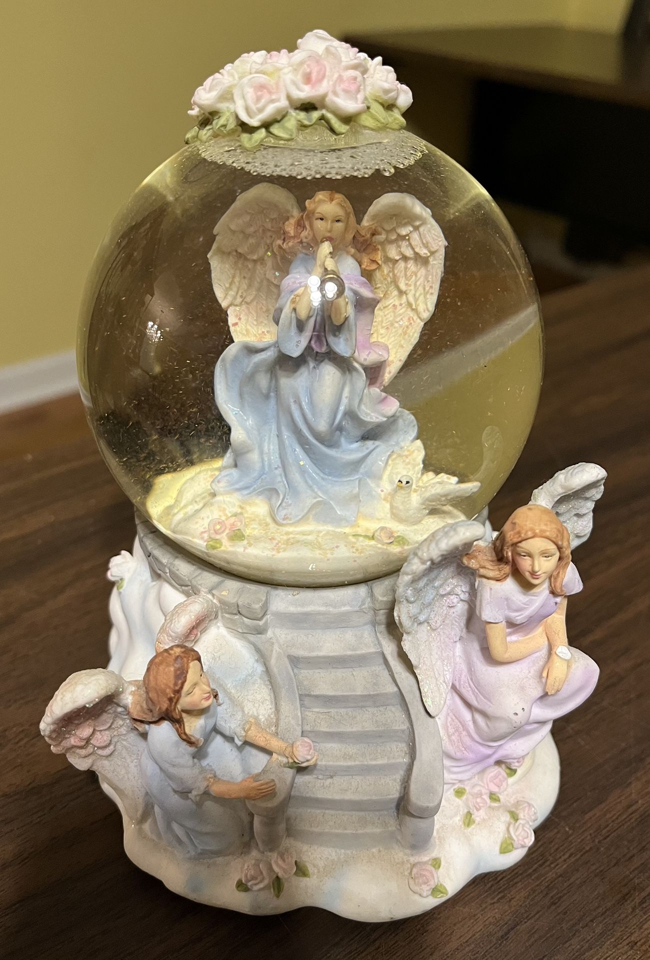 Vintage Sankyo Gold Glitter Globe Angels Music Box Plays Amazing Grace 