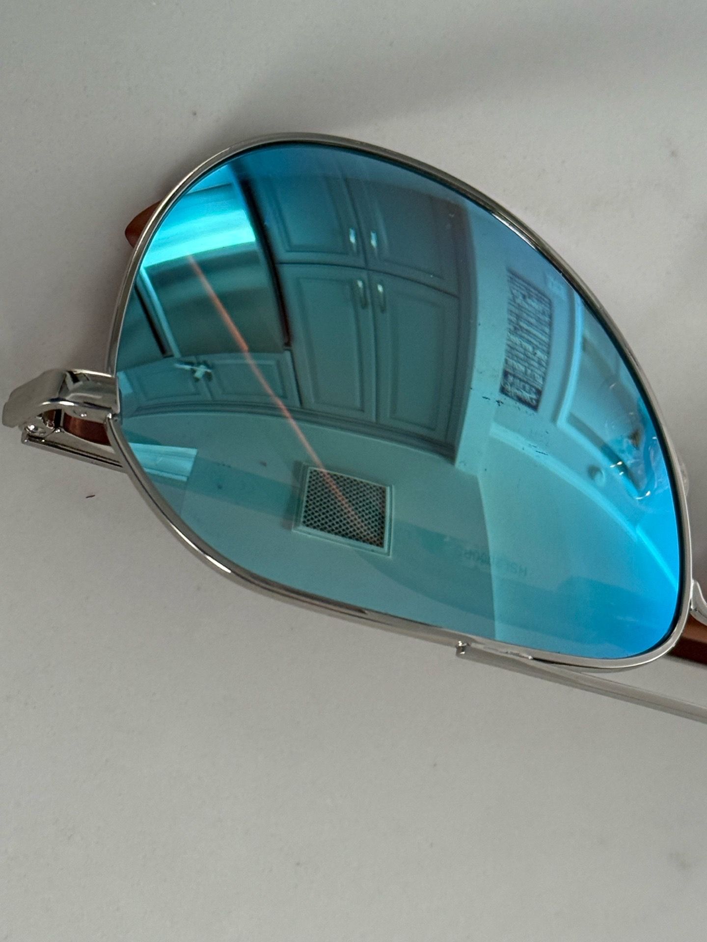 Hurley 60mm Polarized Round Sunglasses W/Hard Case Men Women  display picture 2