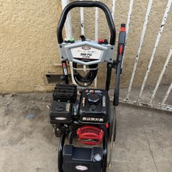 SIMPSON 3,000 PSI 2.4 GPM Gas Cold Water