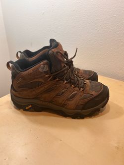 Merrell Men’s Size 8 Hiking/Trail shoes