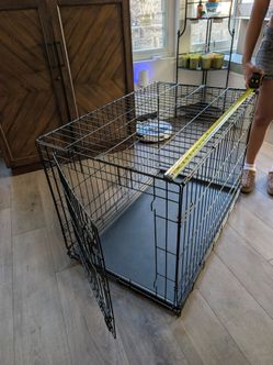 Medium dog crate - PENDING PICK UP