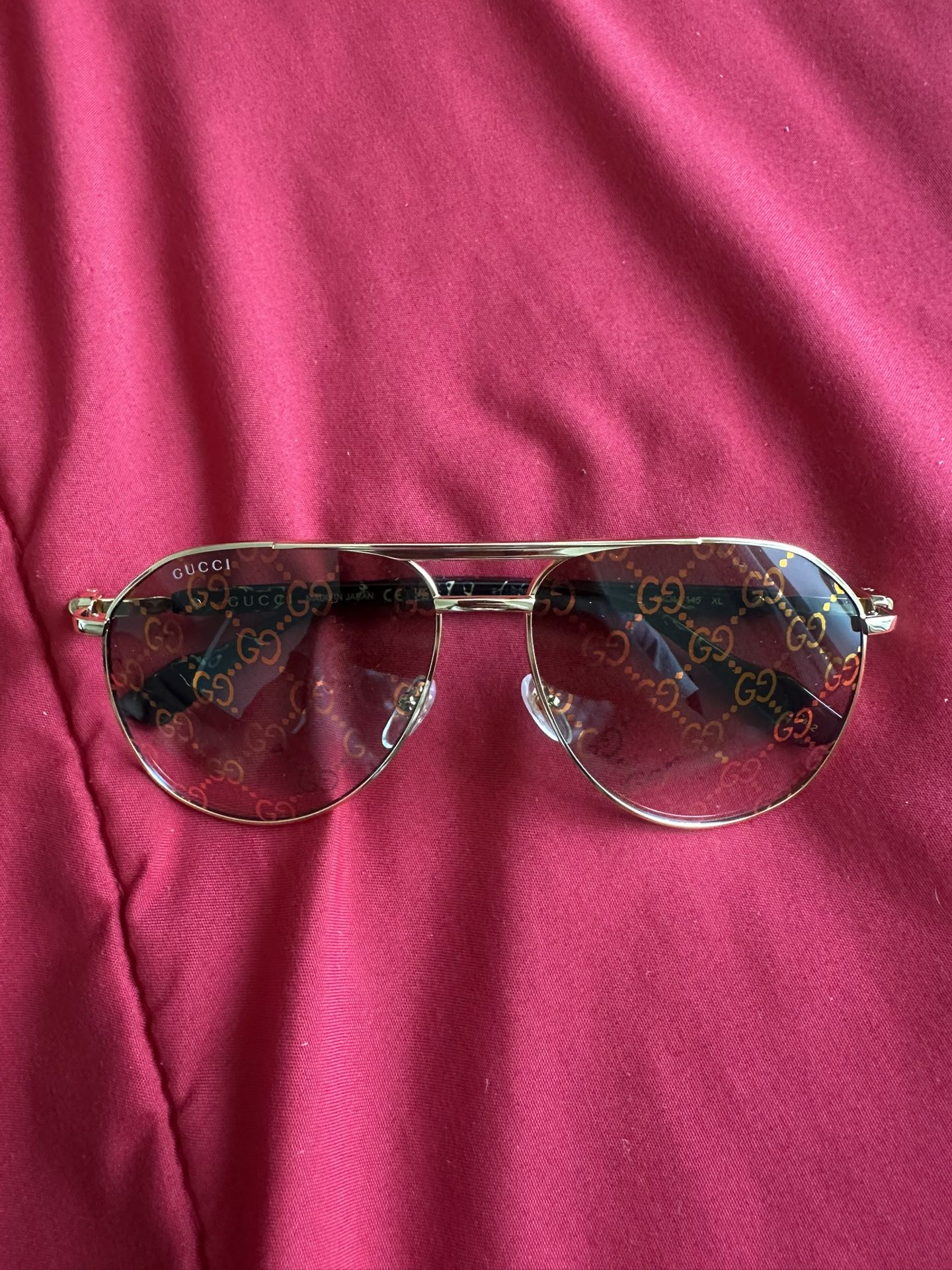 Gucci Aviator frame sunglasses