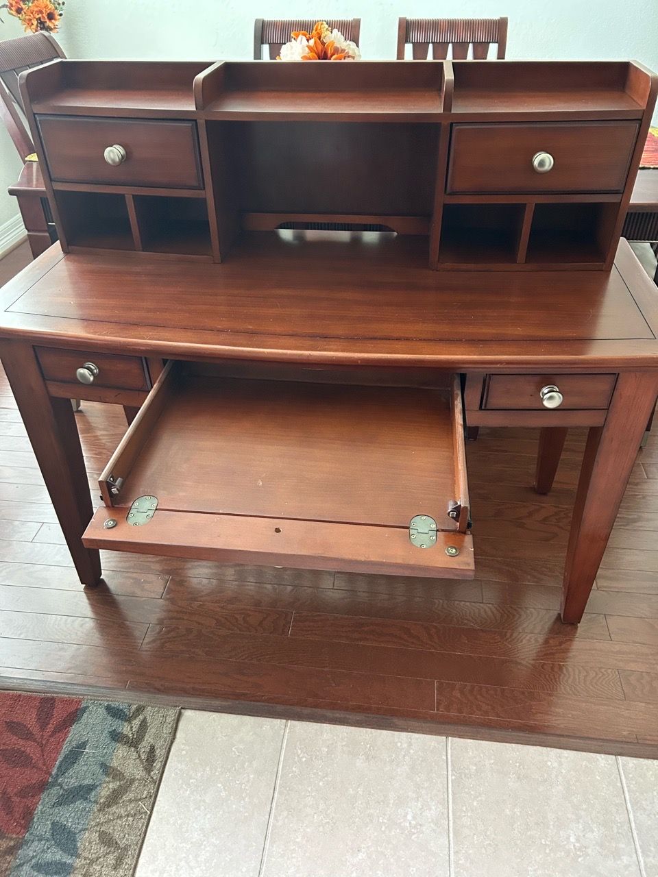 Computer Desktop Se Creen Legs Computer/lap top writing desk for Sale in San Antonio, TX - OfferUp