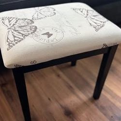 Linon Butterfly Vanity Stool-17”h 18”x14