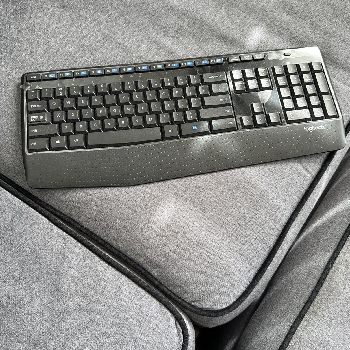 Logitech Keyboard (wireless) for Sale in Chino, CA - OfferUp