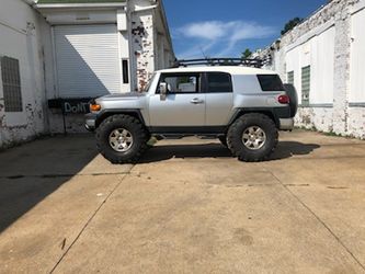 We Lift Vehicles Sell Rims and Tires